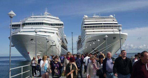 Cruise Ship