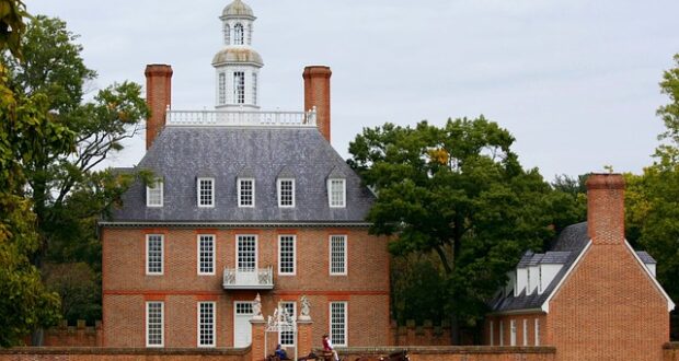colonial mansion