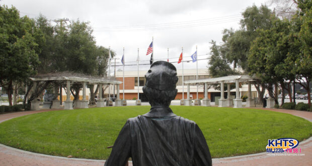 Today In SCV History: May 28, 2005 – Veterans Historical Plaza Opens In Old Town Newhall