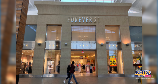 FOREVER 21 CLOSING 030325