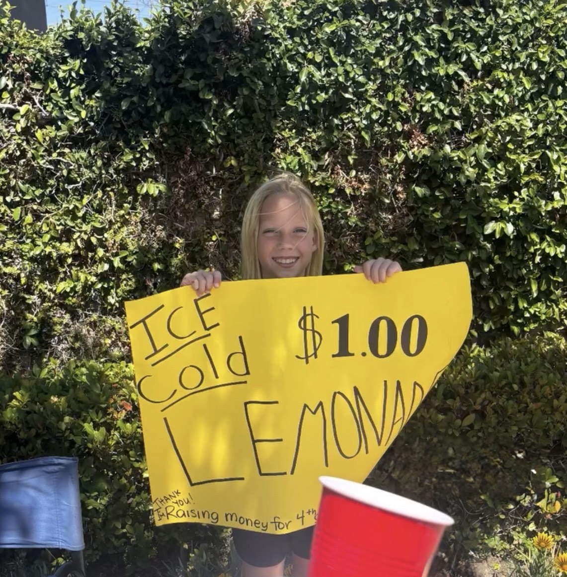 052324 Lemonade stand
