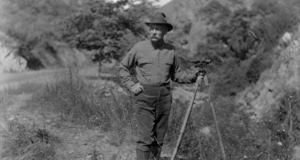 https://waterandpower.org/Historical_DWP_Photo_Collection_LA_Public_Library/Mulholland_Surveying.jpg