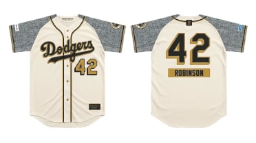021126 Dodgers Giveaway