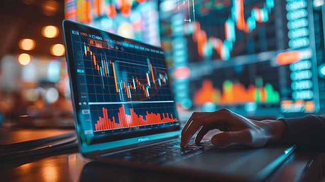 hometownstation.com - Carl Goldman - How Technology Is Reshaping The Way Families Manage Their Finances