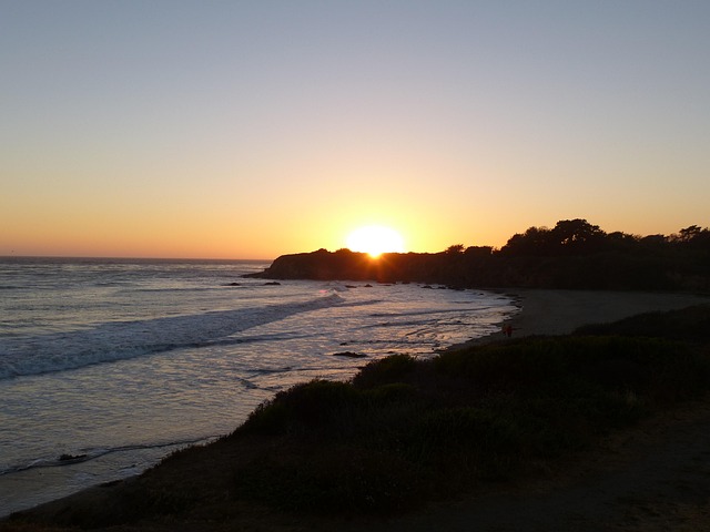 The 5 Best Things To Do In Cambria, California - KHTS Radio