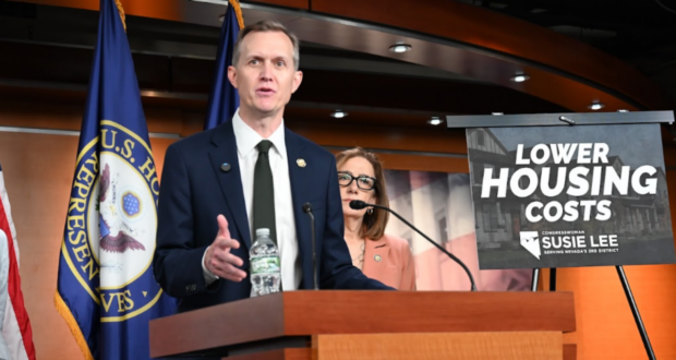Rep. Whitesides Teams Up With Other Congressmembers To Introduce Bipartisan Bill To Simplify Parental Controls Across Kids' Devices