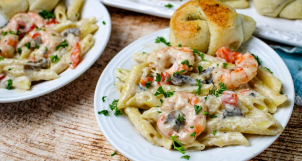 Shrimp And Roasted Red Pepper Alfredo Brings Bold Flavor To Weeknight Dinner