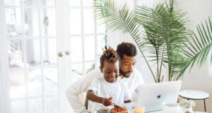Handle finances as a single parent